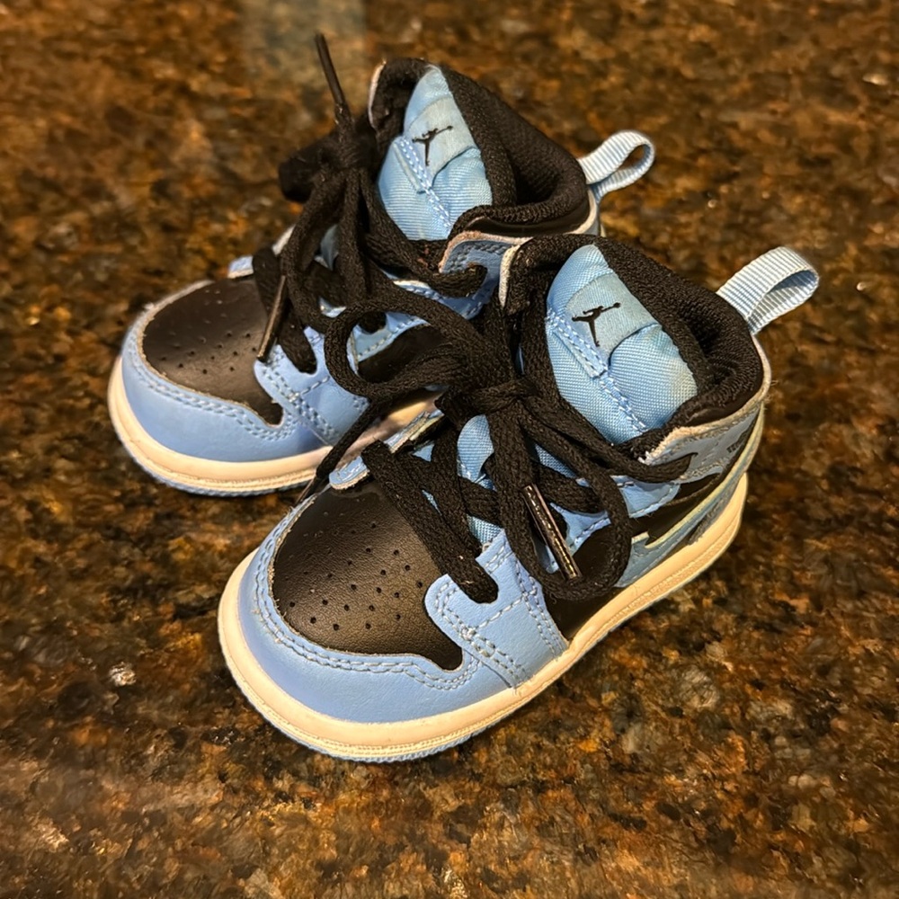 Toddler Jordan 1 Mids 4C